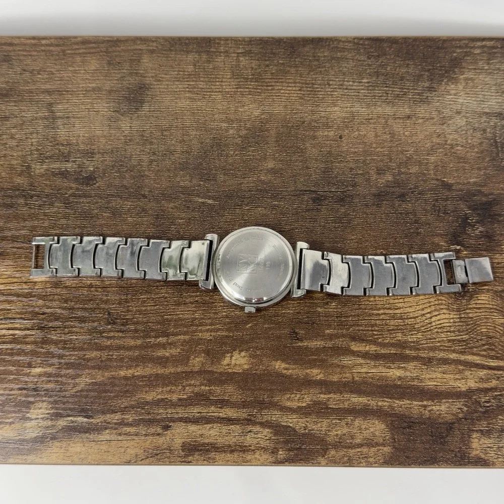 NY&C Women's Silver Tone Crystal Accent Classic‎ Watch New Battery !!